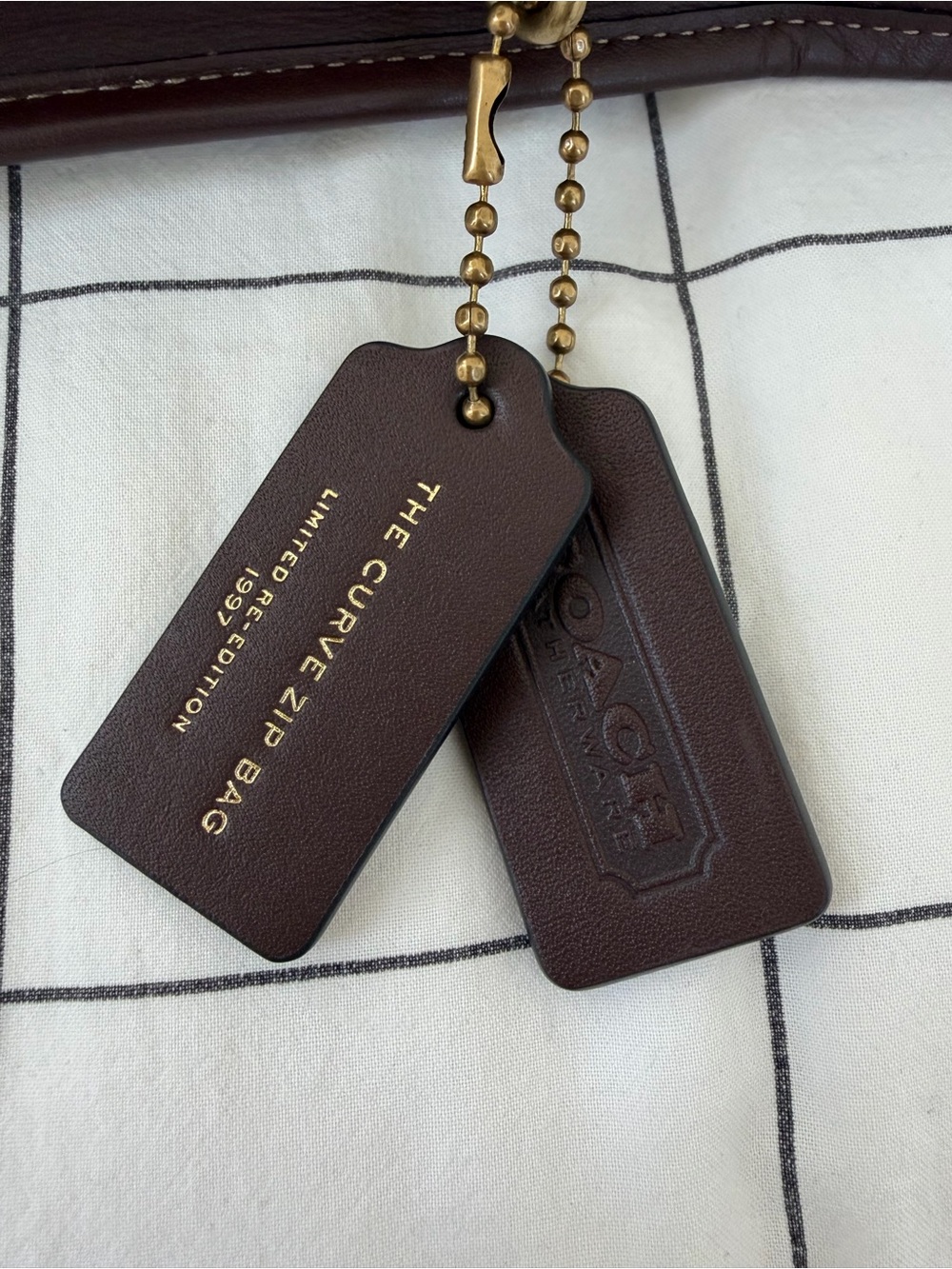 Coach Curve Zip Bag - Discontinued - Maple brown - Picture 4 of 9